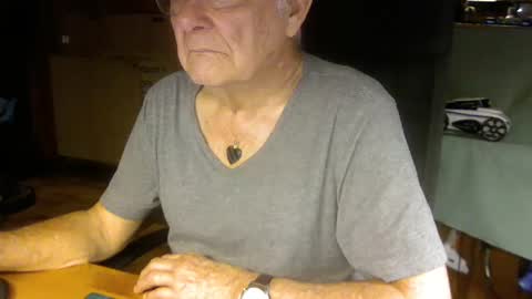 Snapshot of pomme1949 chatting on 02-03-25, 10:58 pomme1949 online show from 02-03-25, 10:58