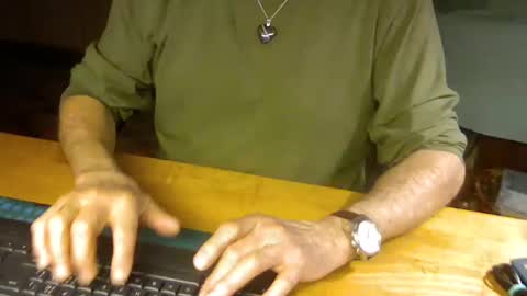 Snapshot of pomme1949 chatting on 02-07-25, 05:29 pomme1949 online show from 02-07-25, 05:29