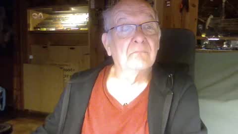 Snapshot of pomme1949 chatting on 02-17-25, 04:59 pomme1949 online show from 02-17-25, 04:59