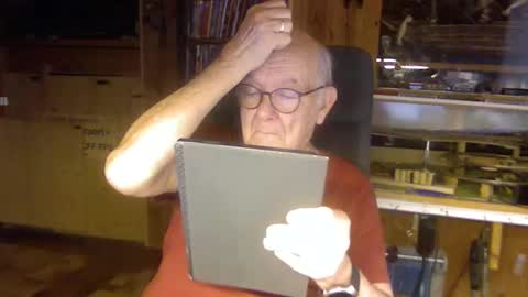 Snapshot of pomme1949 chatting on 10-21-25, 01:01 pomme1949 online show from 10-21-25, 01:01