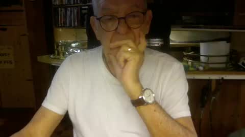 Snapshot of pomme1949 chatting on 02-24-26, 05:22 pomme1949 online show from 02-24-26, 05:22