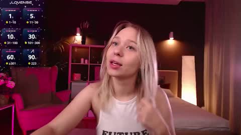 Snapshot of pooja_hegde chatting on 09-15-25, 01:05 Eva online show from 09-15-25, 01:05