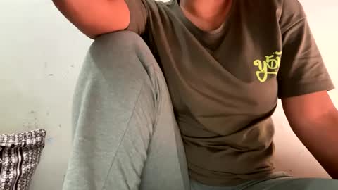 Snapshot of poonam_20 chatting on 03-10-25, 11:10 poonam_20 online show from 03-10-25, 11:10