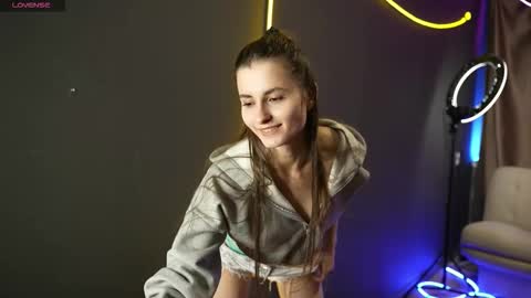 Louise  see you on December 1  at 2200 UTC3 online show from 10-06-25, 08:12