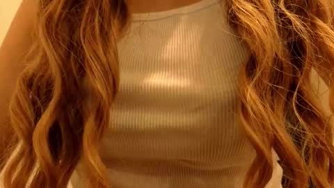 Snapshot of poppybloopy chatting on 09-13-25, 06:18 April online show from 09-13-25, 06:18