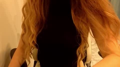 Snapshot of poppybloopy chatting on 10-05-25, 06:17 April online show from 10-05-25, 06:17