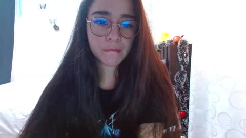 Snapshot of porcelainlux chatting on 12-30-24, 01:58 porcelainlux online show from 12-30-24, 01:58