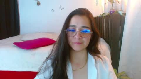 Snapshot of porcelainlux chatting on 01-09-25, 03:15 porcelainlux online show from 01-09-25, 03:15