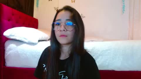 Snapshot of porcelainlux chatting on 02-12-25, 05:05 porcelainlux online show from 02-12-25, 05:05