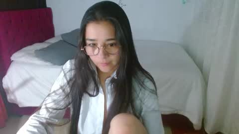 Snapshot of porcelainlux chatting on 02-17-25, 03:25 porcelainlux online show from 02-17-25, 03:25