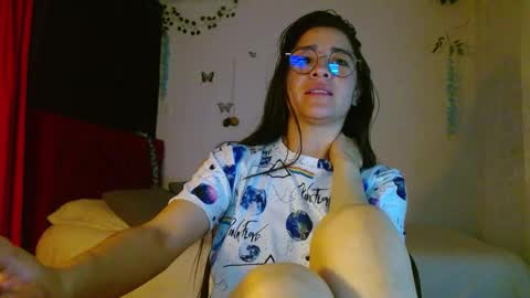 Snapshot of porcelainlux chatting on 02-21-25, 06:29 porcelainlux online show from 02-21-25, 06:29