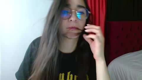 Snapshot of porcelainlux chatting on 03-04-25, 07:32 porcelainlux online show from 03-04-25, 07:32