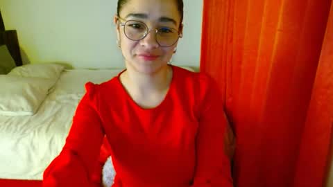 Snapshot of porcelainlux chatting on 09-24-25, 04:05 porcelainlux online show from 09-24-25, 04:05