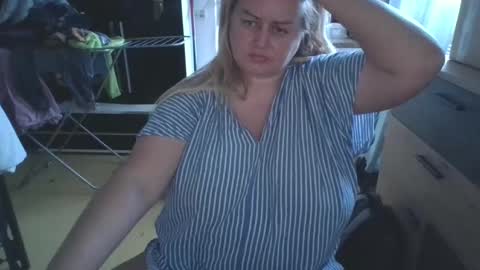 Snapshot of pornbusty chatting on 02-09-25, 03:23 MelissOfficial online show from 02-09-25, 03:23