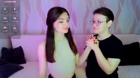 Ana and Tati online show from 11-09-25, 01:04