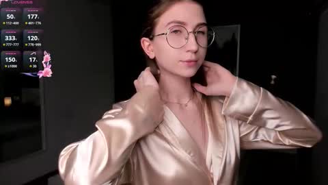 Elizabeth online show from 11-18-25, 07:07