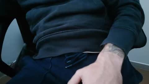 Snapshot of porw23 chatting on 10-17-25, 07:33 porw23 online show from 10-17-25, 07:33