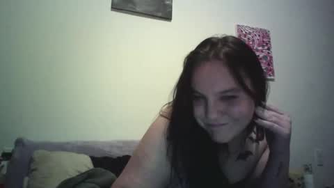 Snapshot of poundedsnowbunny chatting on 10-26-25, 10:15 SnowBunny online show from 10-26-25, 10:15