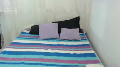 Snapshot of power_love_lemon chatting on 10-14-25, 12:17 power_love_lemon online show from 10-14-25, 12:17