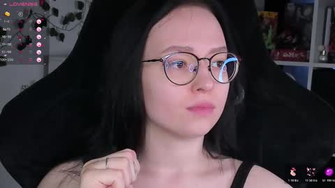 Robyn online show from 11-06-25, 11:22