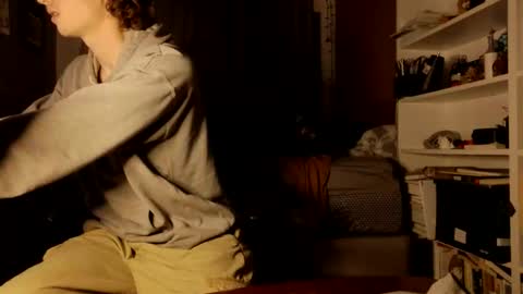 Snapshot of powertopbottom chatting on 10-23-25, 04:45 PowerSwitch online show from 10-23-25, 04:45