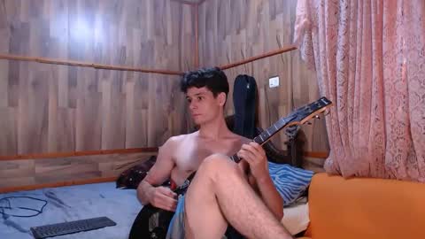 Snapshot of powertwinky chatting on 12-15-24, 09:31 chris independent  online show from 12-15-24, 09:31