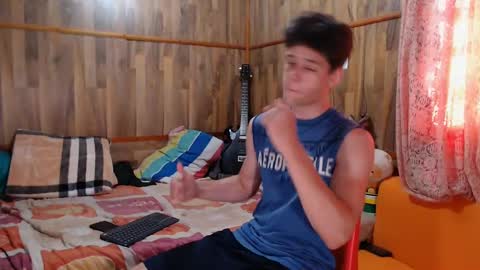 Snapshot of powertwinky chatting on 02-02-25, 08:30 chris independent  online show from 02-02-25, 08:30