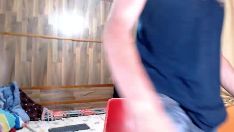 Snapshot of powertwinky chatting on 10-04-25, 05:16 chris independent  online show from 10-04-25, 05:16