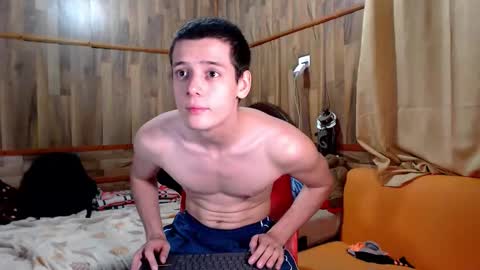 Snapshot of powertwinky chatting on 10-05-25, 04:11 chris independent  online show from 10-05-25, 04:11