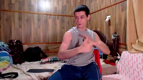 Snapshot of powertwinky chatting on 10-08-25, 01:14 chris independent  online show from 10-08-25, 01:14