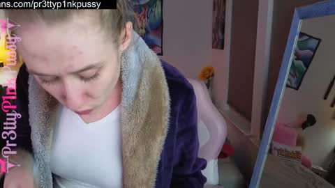 Snapshot of pr3ttyp1nkpussy chatting on 02-04-25, 03:22 Evangeline Eva Darling online show from 02-04-25, 03:22