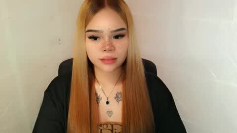 MAXXINE online show from 11-22-25, 04:22