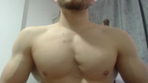 Snapshot of preettyboyx chatting on 12-11-24, 03:47 JUAN online show from 12-11-24, 03:47
