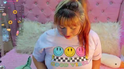 Snapshot of pretti__violet_ chatting on 09-23-25, 03:09 Pretti Violet online show from 09-23-25, 03:09