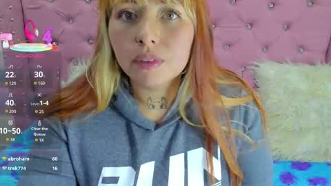 Snapshot of pretti__violet_ chatting on 10-21-25, 01:39 Pretti Violet online show from 10-21-25, 01:39