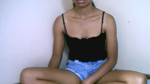 prettiethalia online show from 10-29-25, 11:23