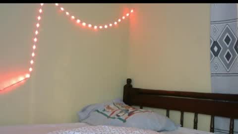 Snapshot of pretty__lisa chatting on 11-02-25, 06:27 pretty__lisa online show from 11-02-25, 06:27