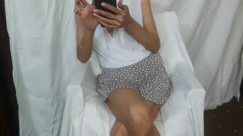 Snapshot of pretty_cat1 chatting on 10-04-25, 08:18 pretty_cat1 online show from 10-04-25, 08:18