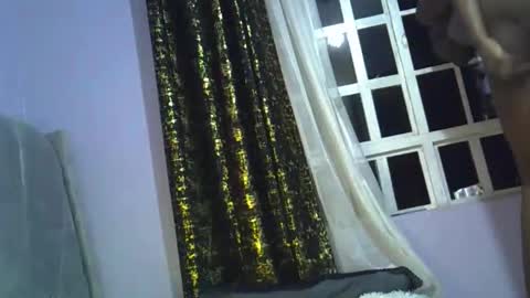 pretty_daniella online show from 10-31-25, 04:08