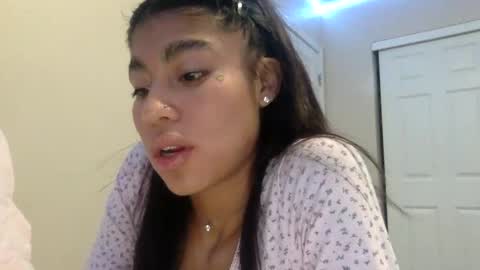 pretty_girl828687 online show from 01-14-26, 04:34