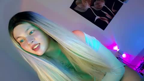 Flor online show from 10-08-25, 04:54