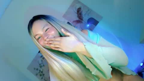 Flor online show from 11-10-25, 04:44