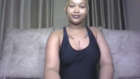 Snapshot of pretty_little_baibe chatting on 10-24-25, 10:50 Tracy online show from 10-24-25, 10:50