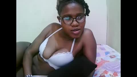 pretty_mellan online show from 01-25-25, 12:48