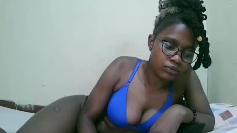 pretty_mellan online show from 01-25-25, 11:02