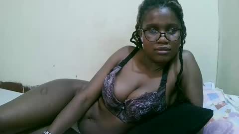 pretty_mellan online show from 02-17-25, 02:15