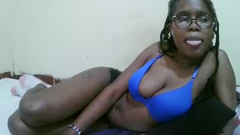 pretty_mellan online show from 02-23-25, 01:13