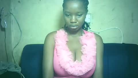 Snapshot of pretty_milan chatting on 12-15-25, 04:06 pretty_milan online show from 12-15-25, 04:06