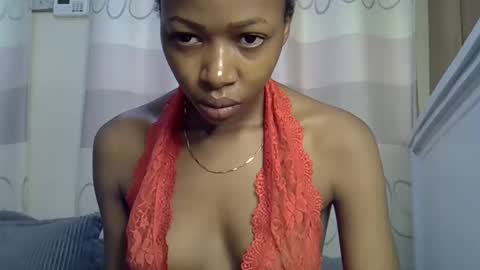 pretty_petite24 online show from 01-04-25, 06:09