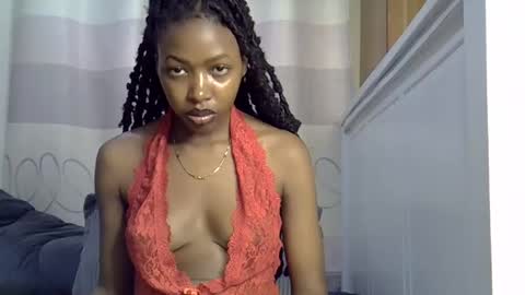pretty_petite24 online show from 01-27-25, 07:03